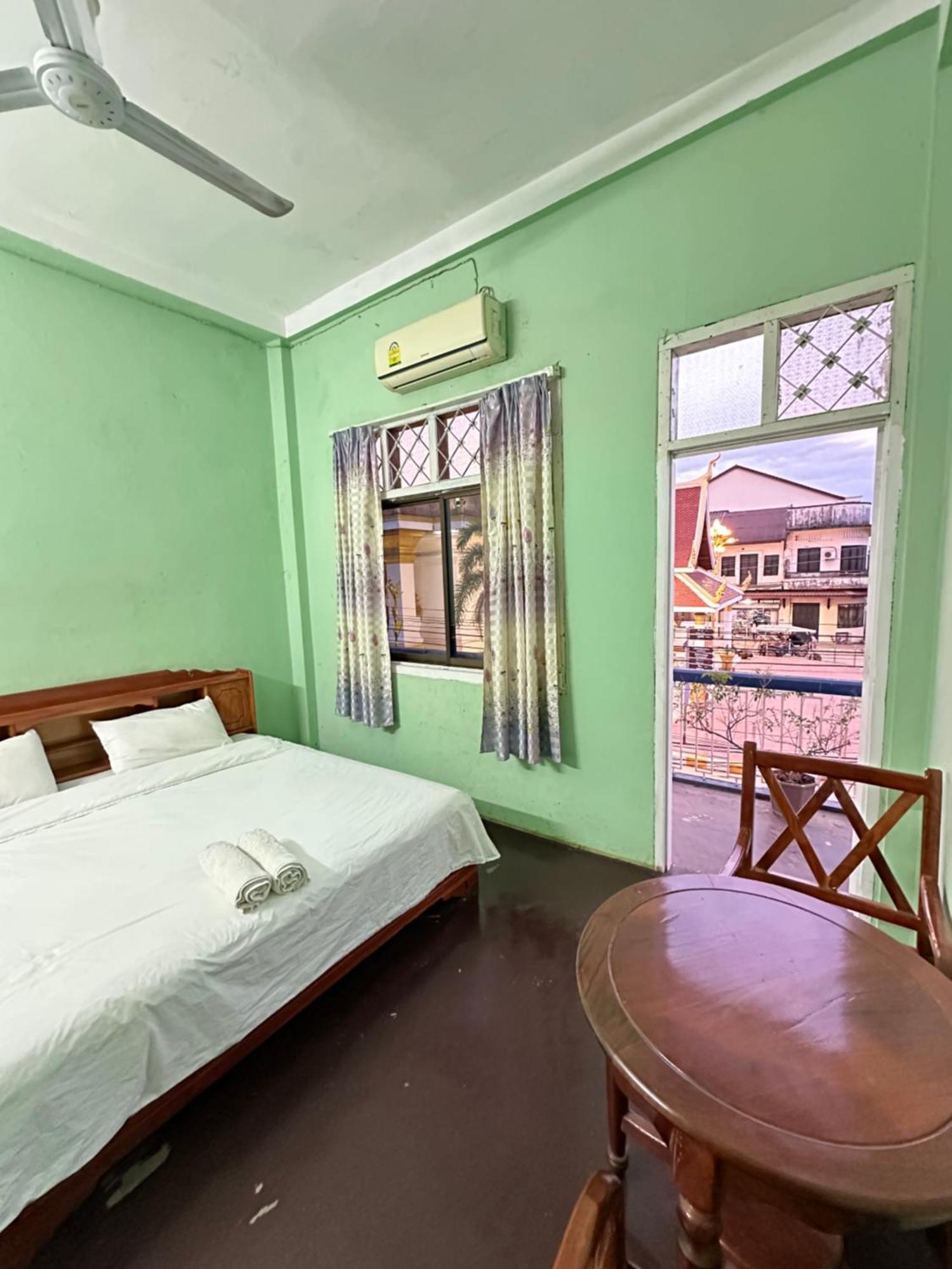 Kfg Guesthouse Тхакхэк Экстерьер фото