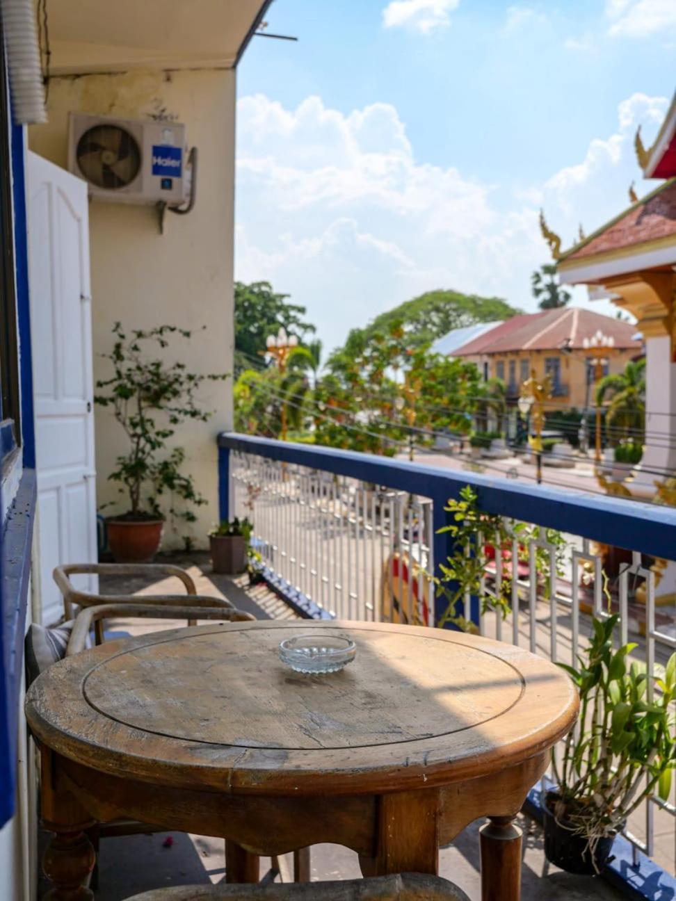 Kfg Guesthouse Тхакхэк Экстерьер фото